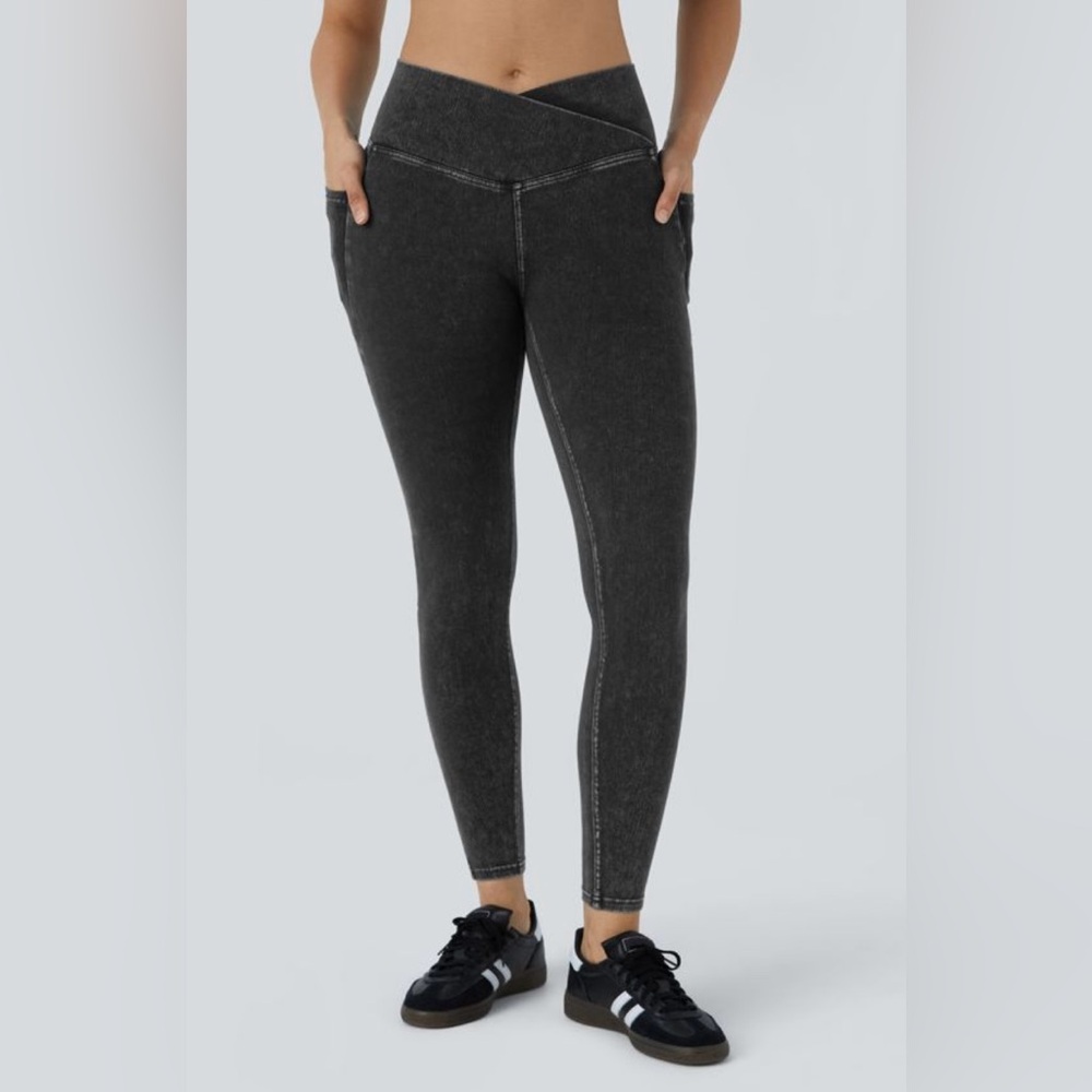 HALARA Black Skinny Jeans High-Waisted Stretch Side Pockets (Full Length).